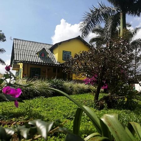 Finca Turistica Santa Clara Hostel Calarca Bagian luar foto