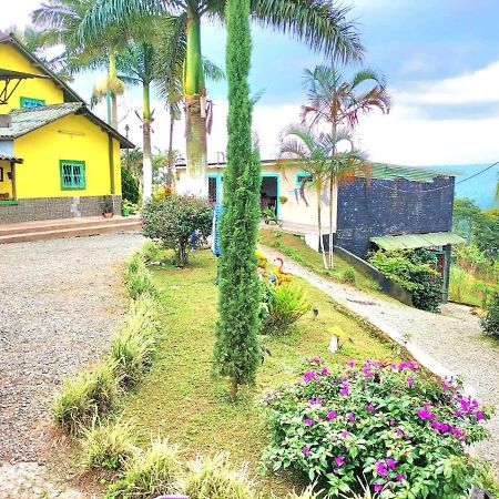 Finca Turistica Santa Clara Hostel Calarca Bagian luar foto