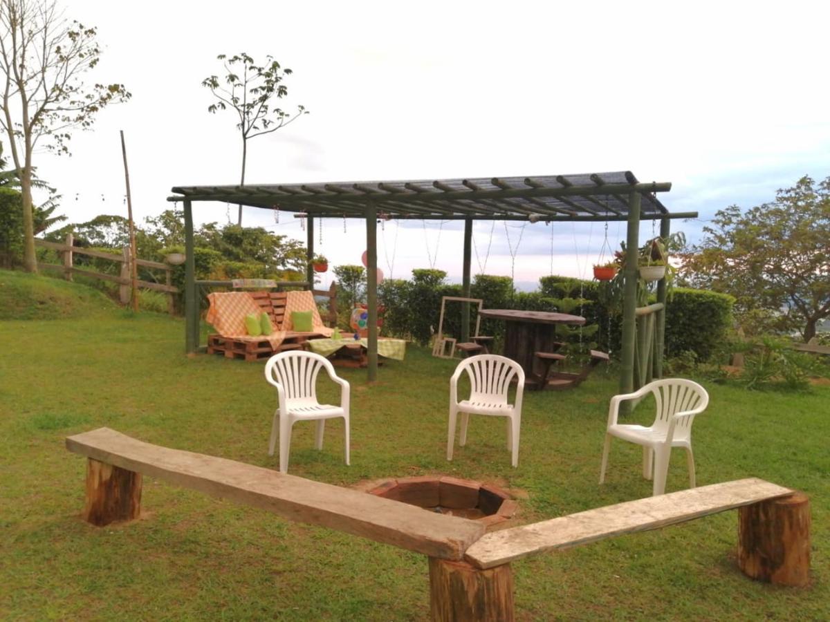 Finca Turistica Santa Clara Hostel Calarca Bagian luar foto