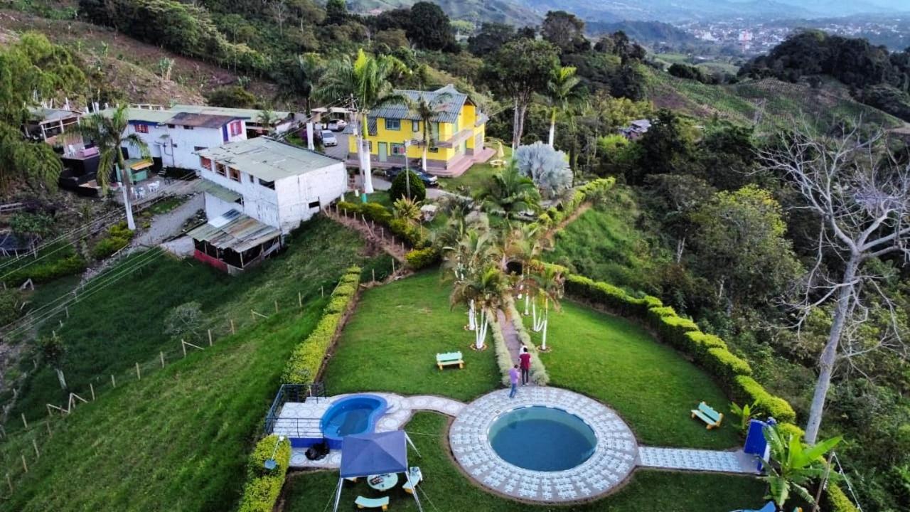Finca Turistica Santa Clara Hostel Calarca Bagian luar foto