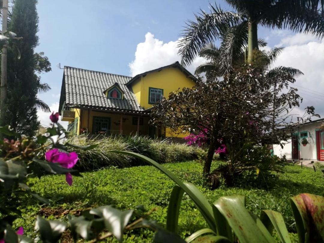 Finca Turistica Santa Clara Hostel Calarca Bagian luar foto