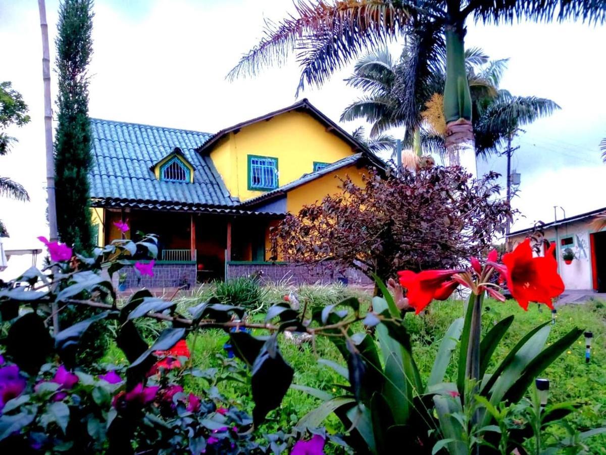 Finca Turistica Santa Clara Hostel Calarca Bagian luar foto