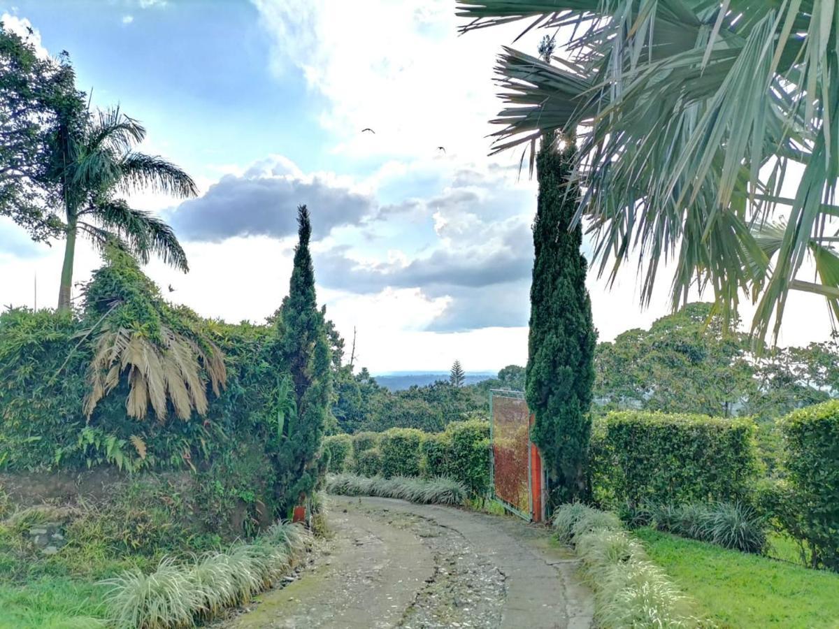 Finca Turistica Santa Clara Hostel Calarca Bagian luar foto