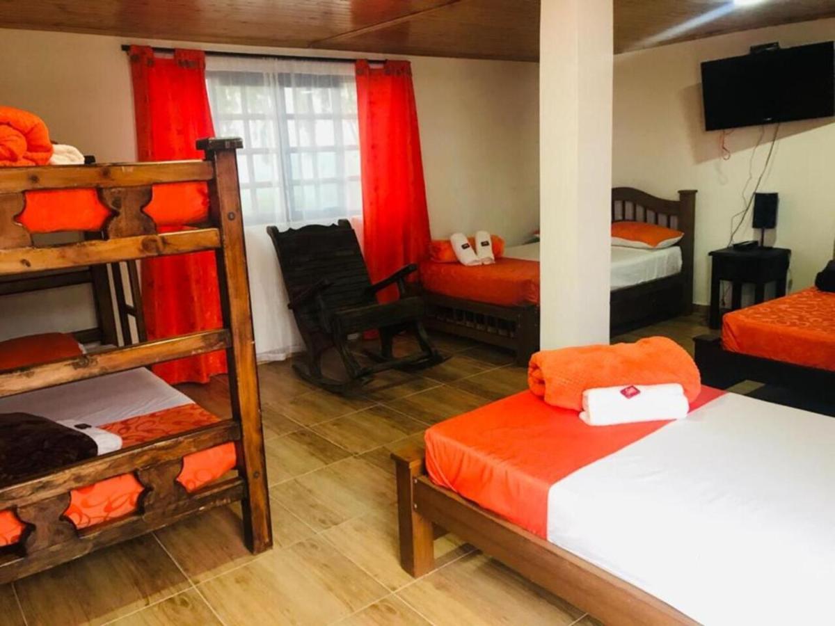 Finca Turistica Santa Clara Hostel Calarca Bagian luar foto