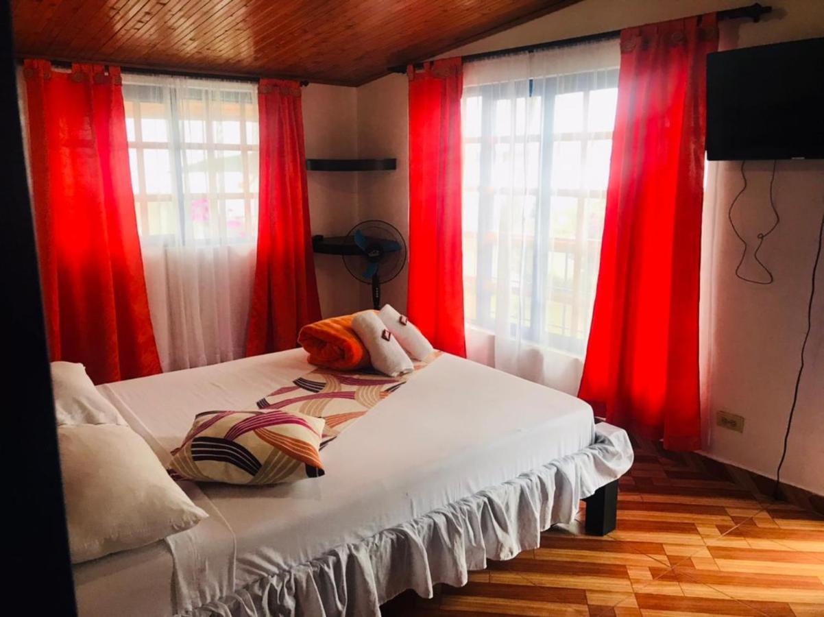 Finca Turistica Santa Clara Hostel Calarca Bagian luar foto