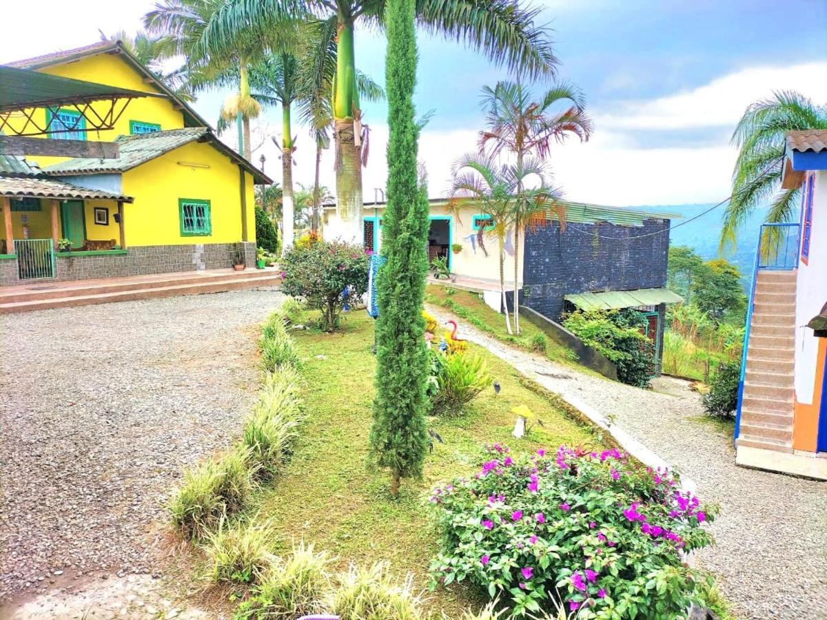 Finca Turistica Santa Clara Hostel Calarca Bagian luar foto